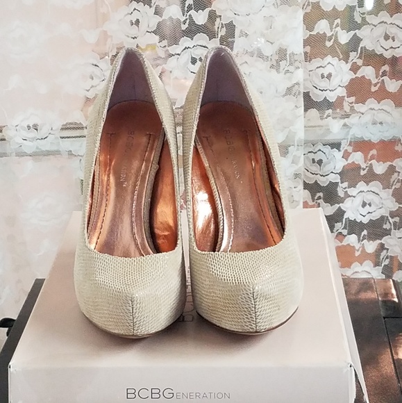 BCBGeneration nude platform pumps - Picture 2 of 3